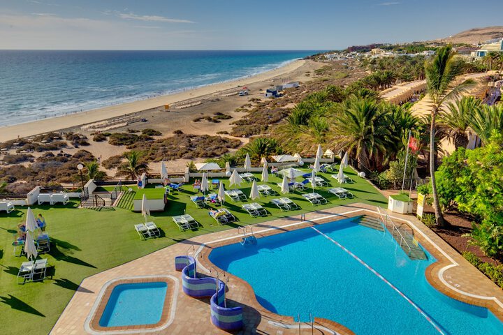 Hotel Pool