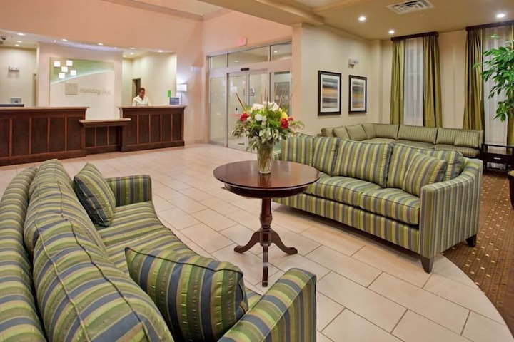 Guest Lobby
