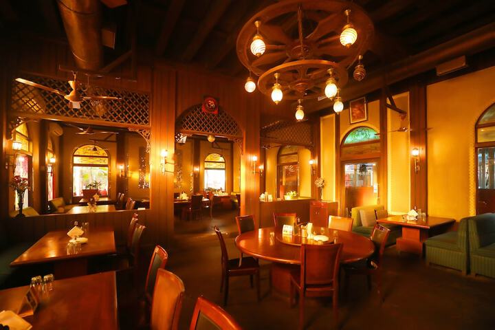 Dining 44 of 87