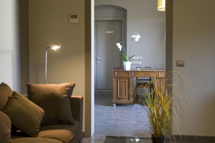 Guest Lobby