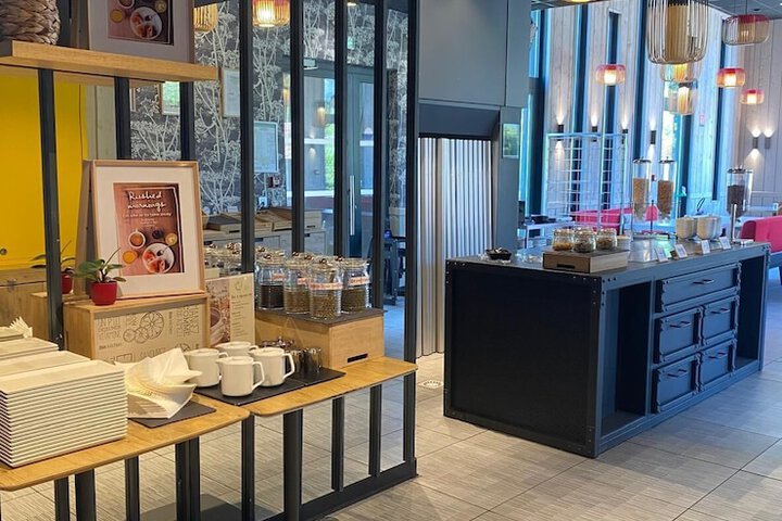 Breakfast/Coffee Service 20 of 49