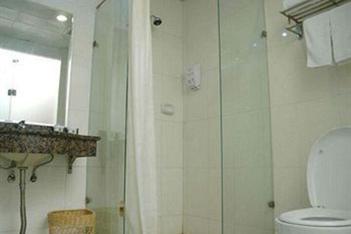 Room 2 of 15