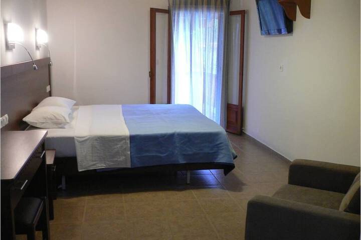 Room 10 of 31