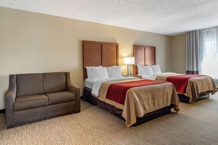 1 King Bed Suite (4 of 16)