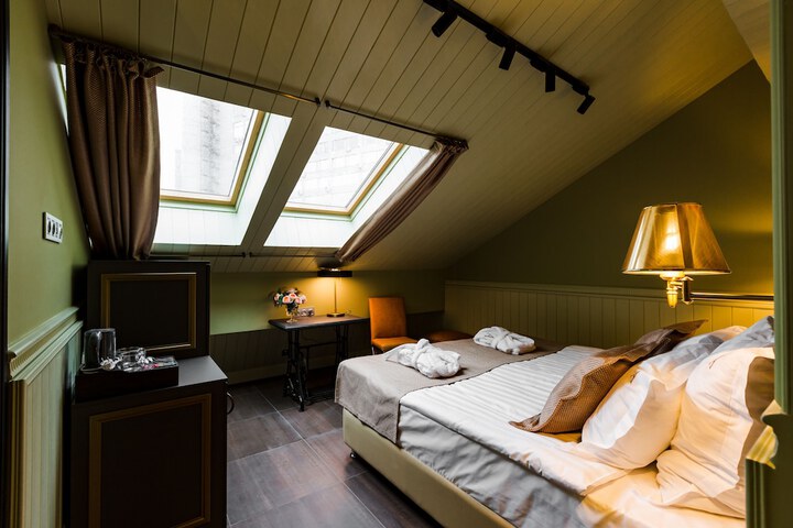 Room 16 of 73