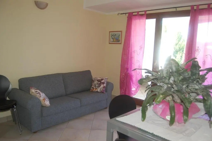 Room 4 of 13
