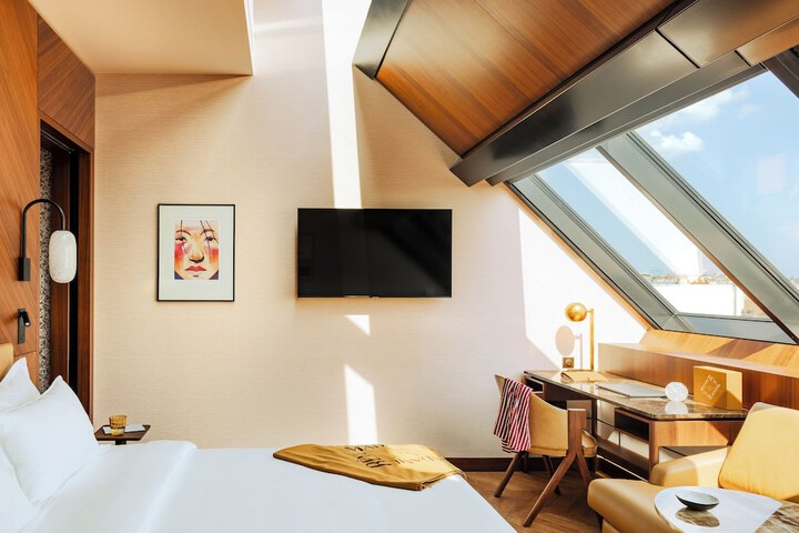 Room 20 of 48