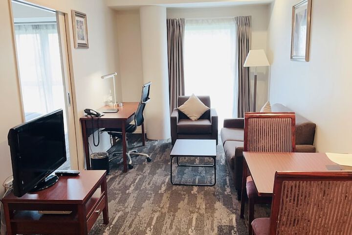 Room 5 of 25