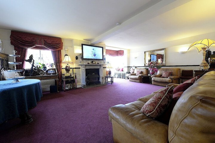 Entrance & Lobby