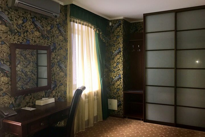 Room 19 of 68
