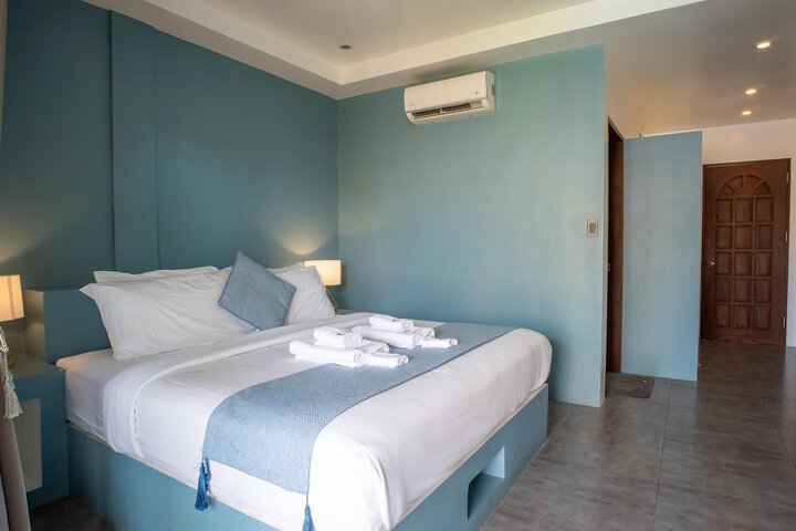 Room 4 of 120