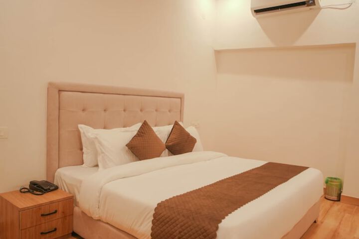 Room 19 of 29