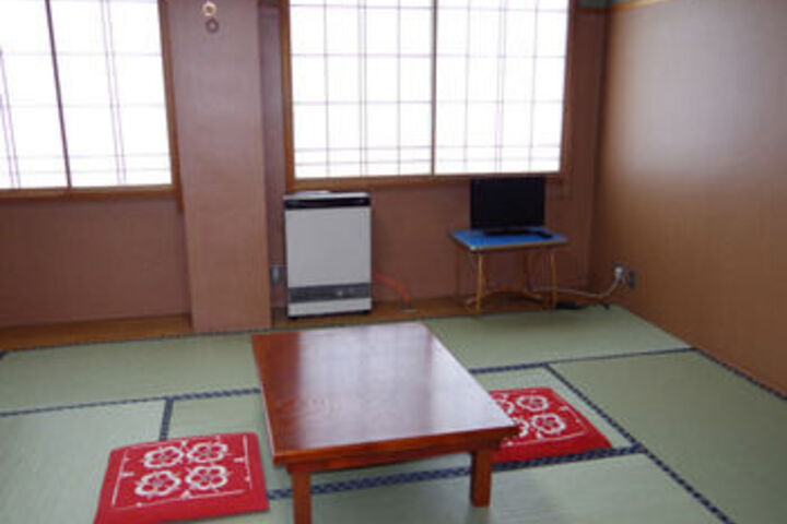 Room 15 of 33