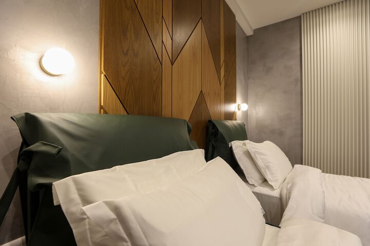 Room 10 of 112