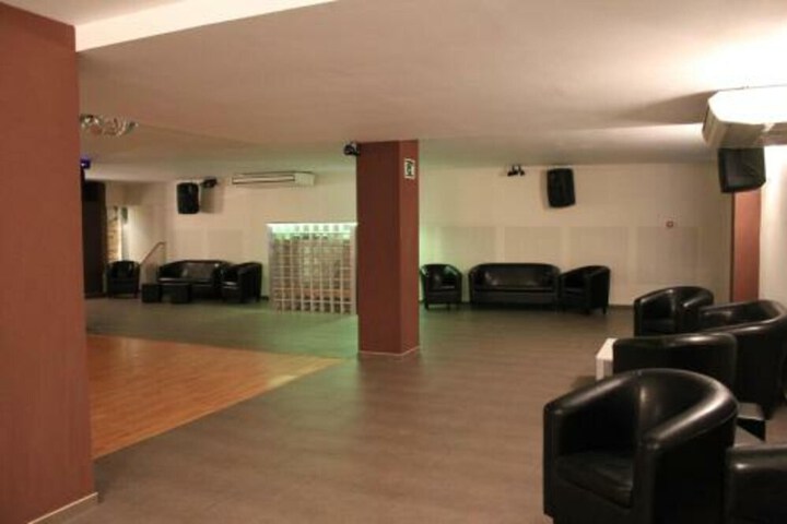 Room 44 of 46