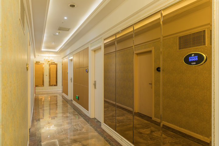 Hotel Interior 7 of 17