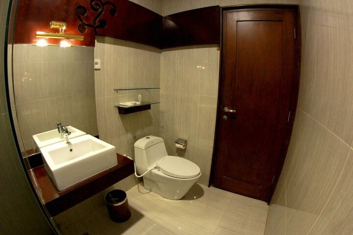 Room 27 of 52