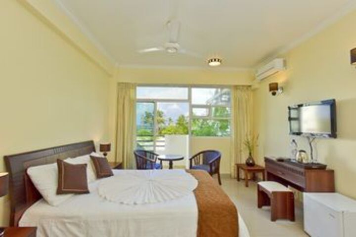 Room 12 of 19