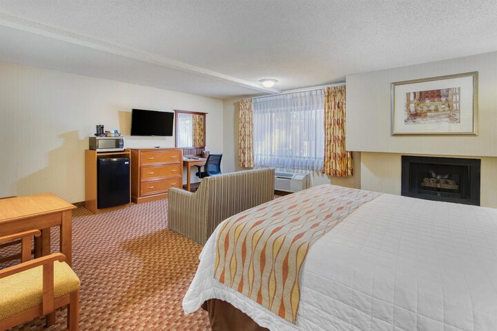 Room 25 of 49