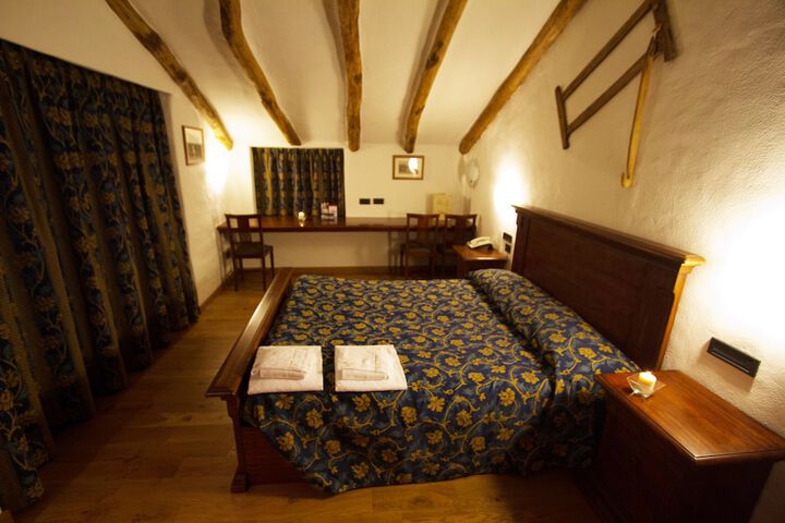Room 8 of 53