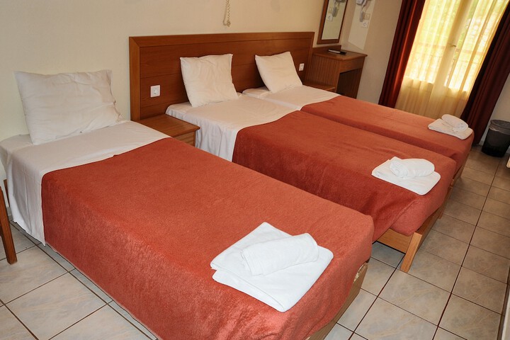 Room 40 of 82