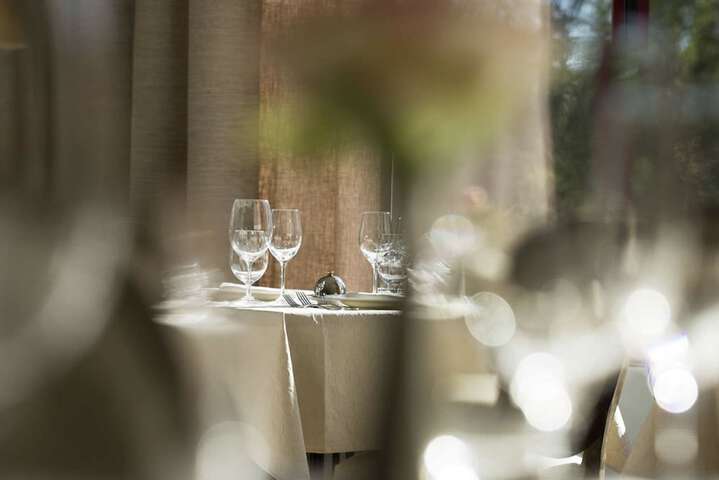 Dining 27 of 38