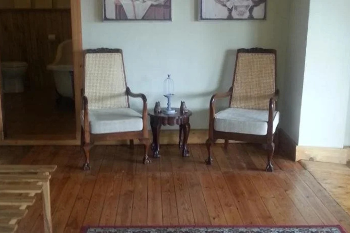 Room 13 of 22