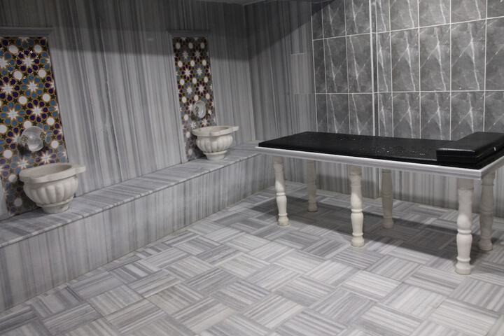 Room 9 of 13