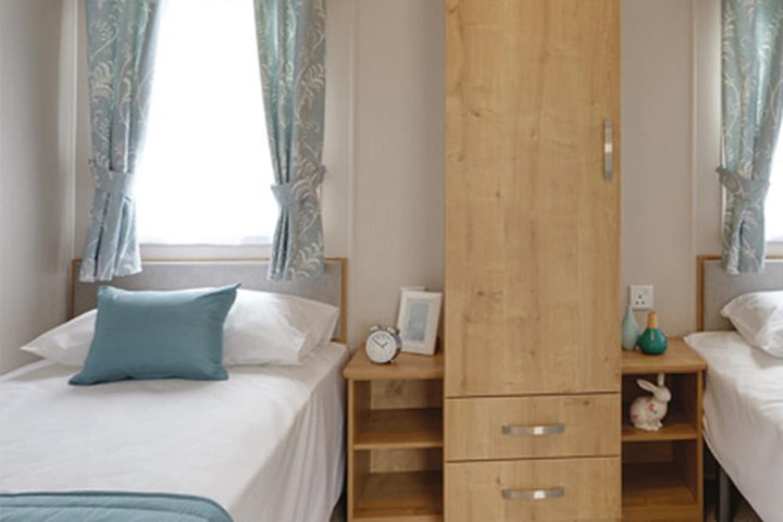 Room 10 of 76
