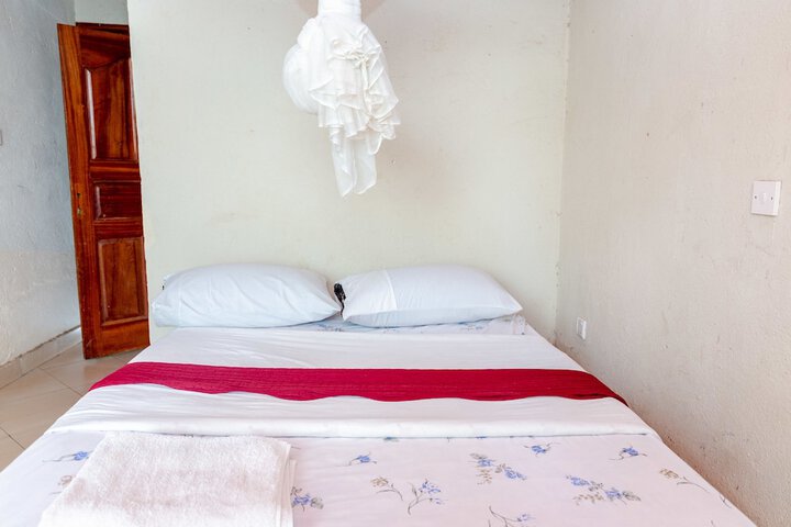 Room 13 of 40