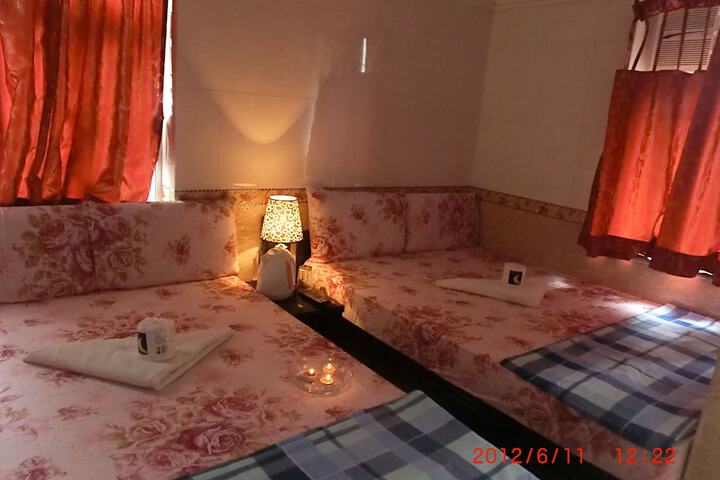 Room 28 of 48