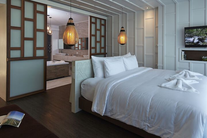 Room 5 of 28