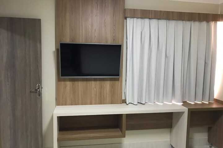 Room 12 of 50