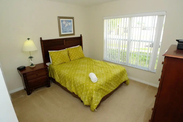 Room 4 of 17