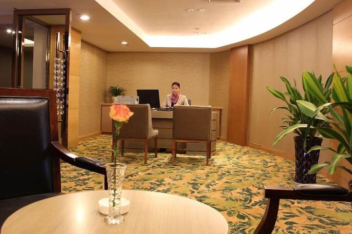 Concierge desk