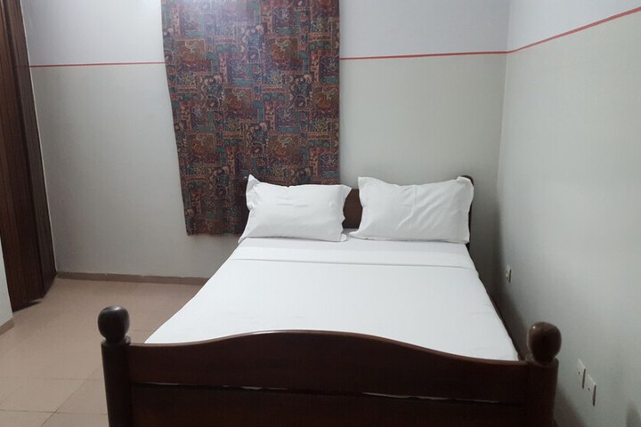 Room 12 of 25