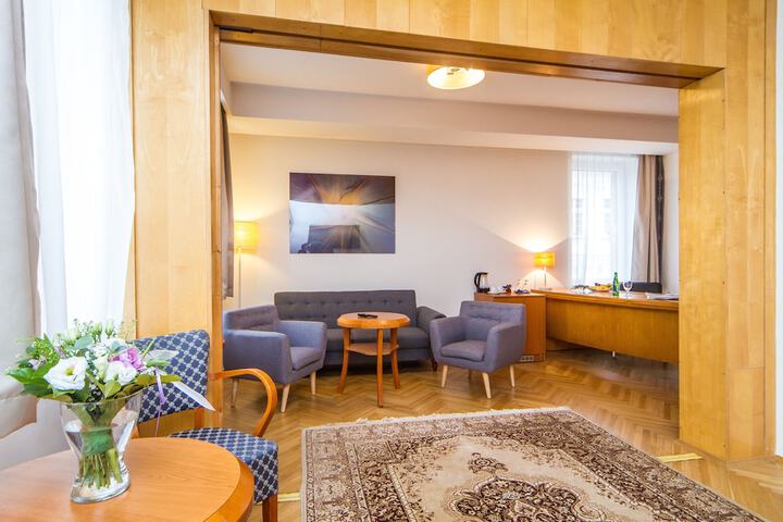 Room 25 of 59
