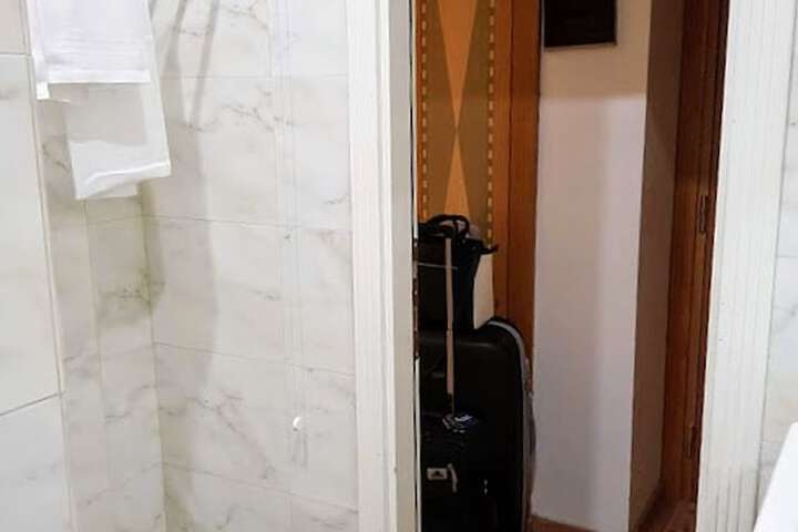 Room 26 of 39