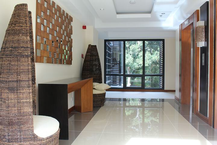 Hotel Interior 5 of 128