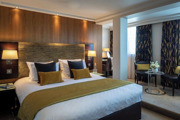 Room 52 of 114