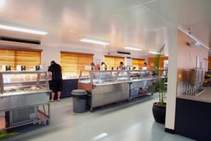 Dining 2 of 7