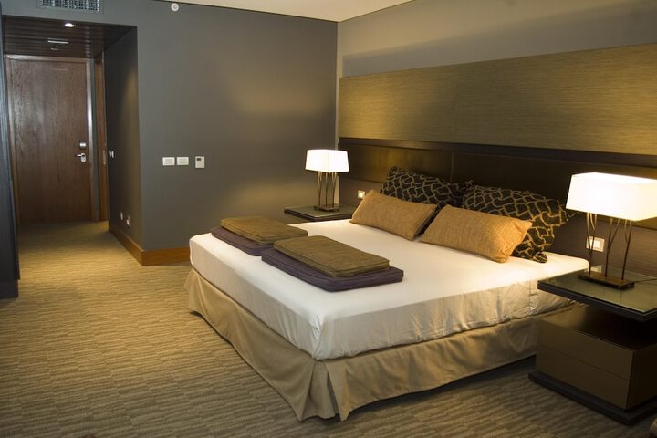Room 10 of 81