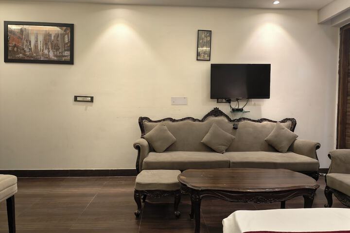 Room 66 of 90