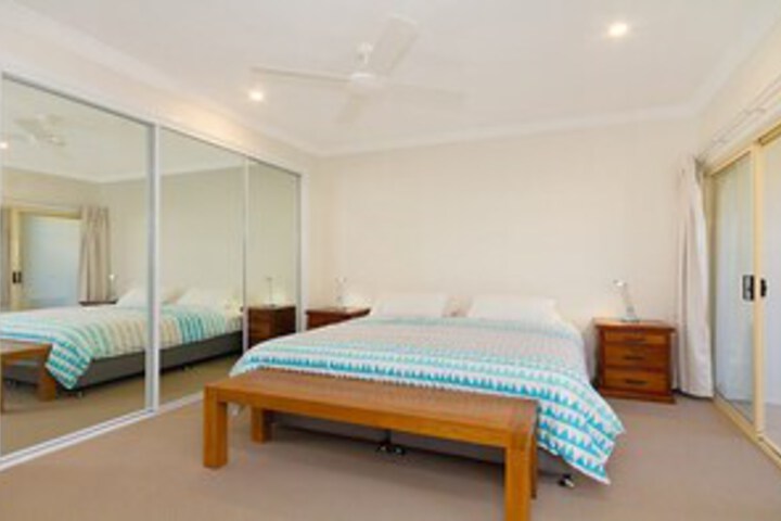 Room 11 of 12