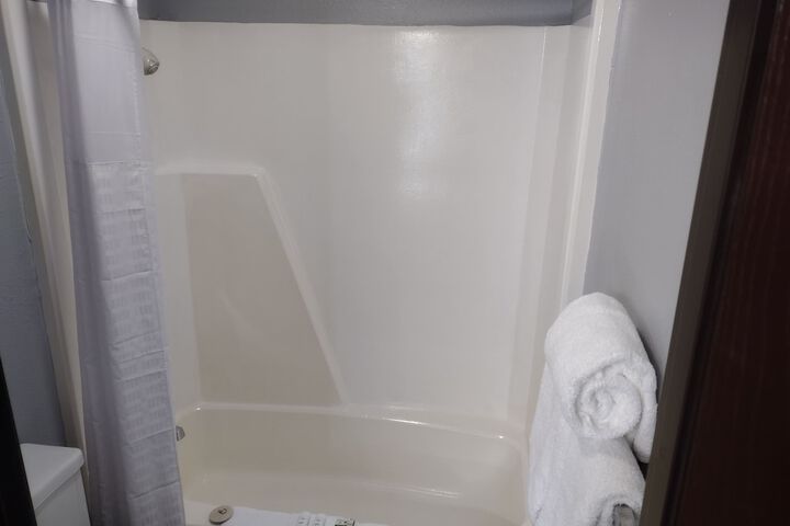 2 Queen Beds (1 of 28)