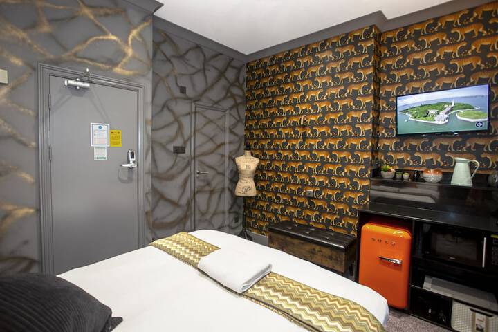 Room 93 of 344