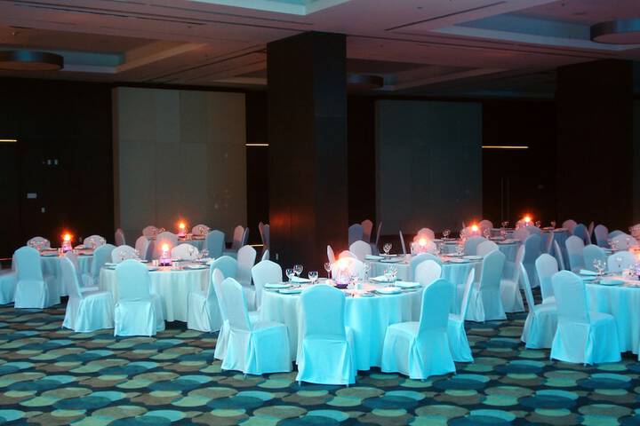 Ballroom/Hall 152 of 210