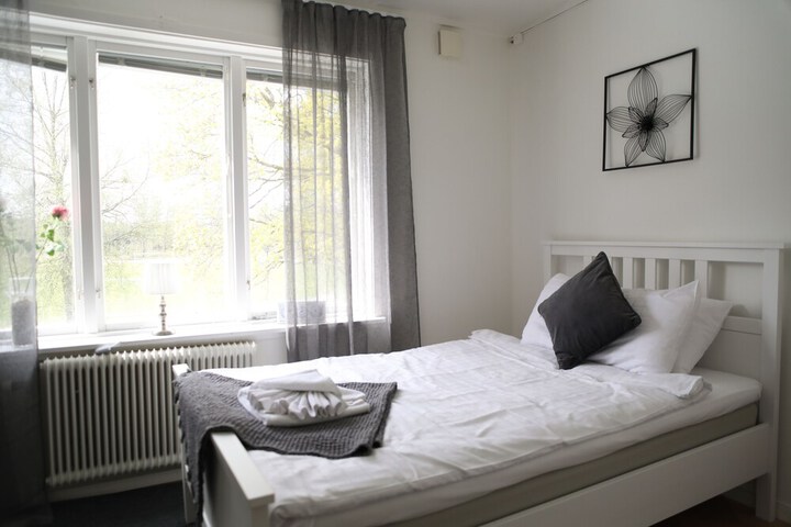 Room 6 of 11
