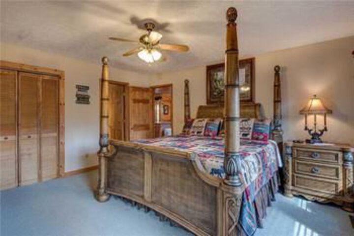 The Moose is Loose 4 Bedroom Home with Hot Tub in Gatlinburg, TN
