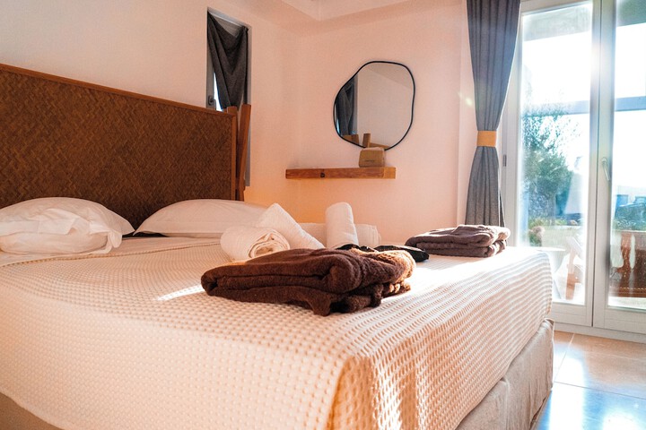 Room 2 of 34